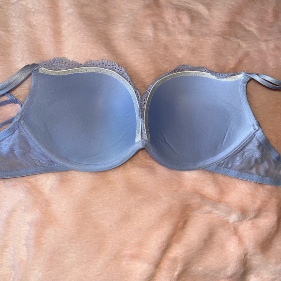 2 for $40 Victoria's Secret Lace Bra - Picture 6 of 10